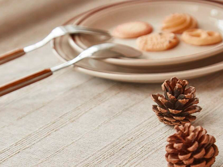 European classical cotton and linen tablecloth with lines and tassels, creating an atmosphere for dining tablecloths, dust-proof decorative cloths, living room coffee table covers
