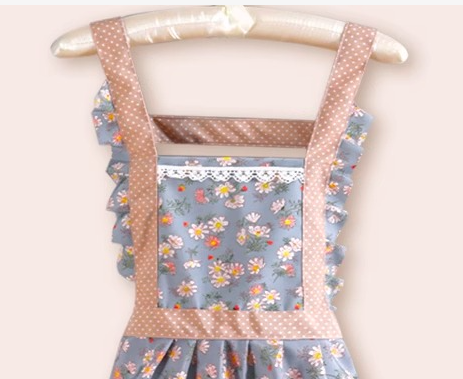 Princess apron with pocket and back buckle, suitable for home kitchen, oil resistant fabric, catering, waist and waist bib,70*75cm
