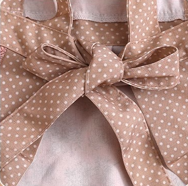 Princess apron with pocket and back buckle, suitable for home kitchen, oil resistant fabric, catering, waist and waist bib,70*75cm
