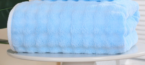Bubble velvet bath towel, new product, suitable for showering, can absorb water without shedding hair, is soft and quick drying, edge wrapped，1pc 70 * 140cm