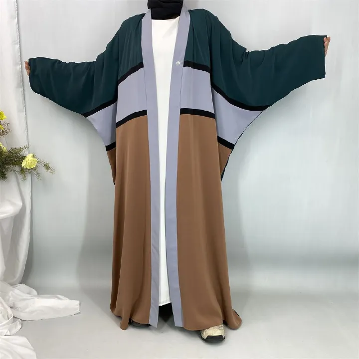 New Muslim fashion items are selling well, such as cardigans and long robes, elegant dresses for African women in Turkey, Dubai and Arab countries, and fresh and elegant Islamic long dresses