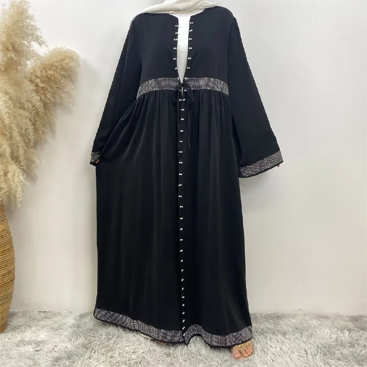 The Middle Eastern Muslim Ramadan is elegant and refined, with diamond and beaded designs. The Muslim cardigan from Turkey and Dubai is a fashionable long dress with pockets