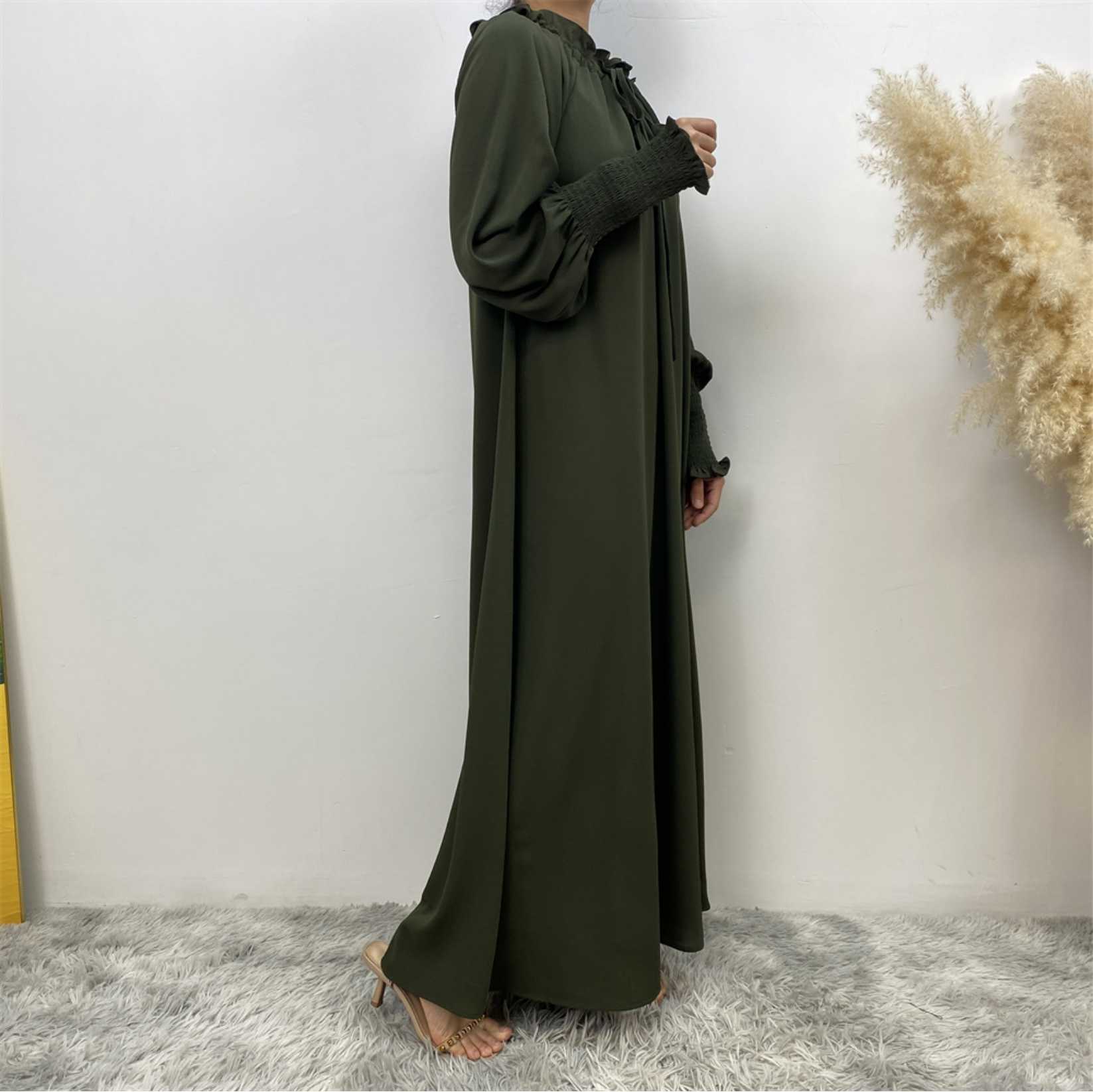 A new, fashionable and simple solid-color Muslim women's dress exclusively for cross-border supply from the Middle East, Turkey, Dubai and Arab countries