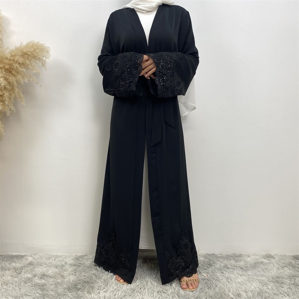 A long Muslim cardigan women's dress with fashionable and casual lace embroidery from Dubai, Turkey, in the Middle East