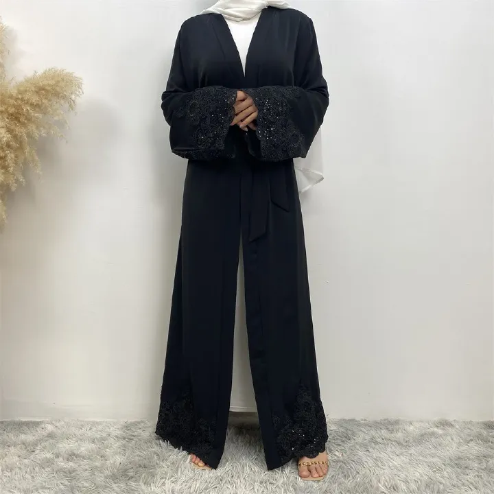 A long Muslim cardigan women's dress with fashionable and casual lace embroidery from Dubai, Turkey, in the Middle East