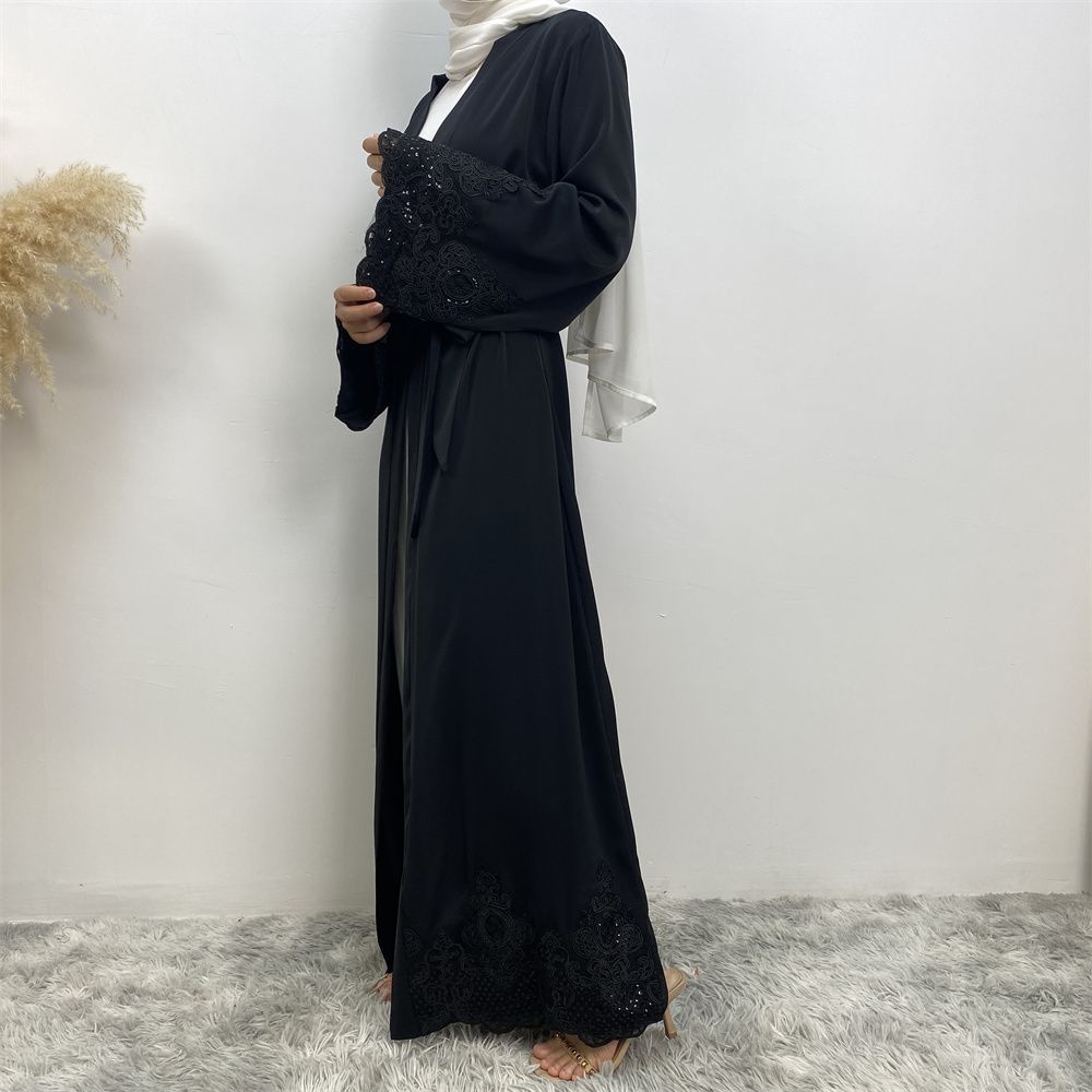 A long Muslim cardigan women's dress with fashionable and casual lace embroidery from Dubai, Turkey, in the Middle East