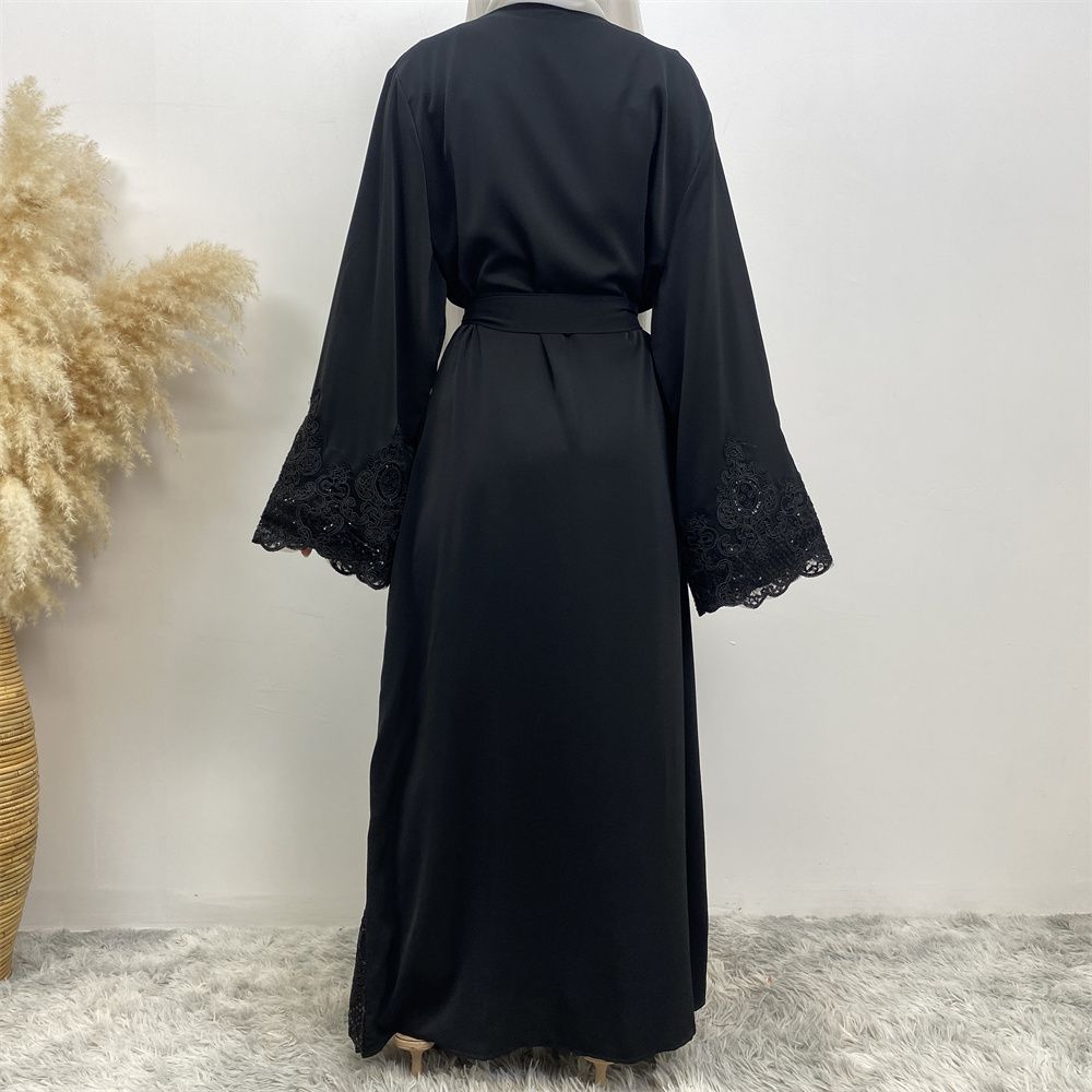 A long Muslim cardigan women's dress with fashionable and casual lace embroidery from Dubai, Turkey, in the Middle East
