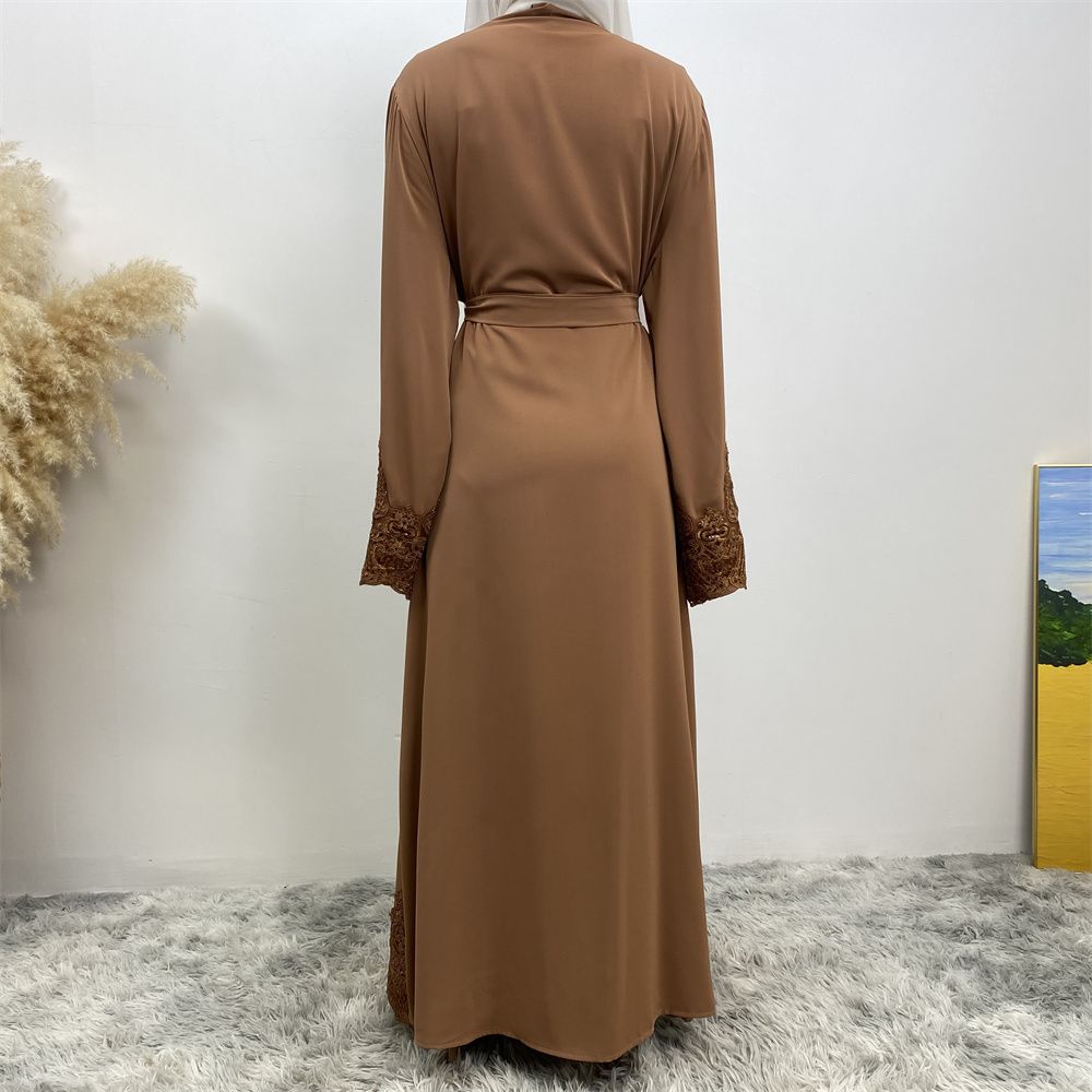 A long Muslim cardigan women's dress with fashionable and casual lace embroidery from Dubai, Turkey, in the Middle East