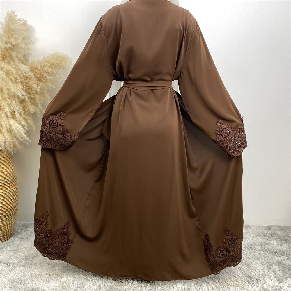 A long Muslim cardigan women's dress with fashionable and casual lace embroidery from Dubai, Turkey, in the Middle East