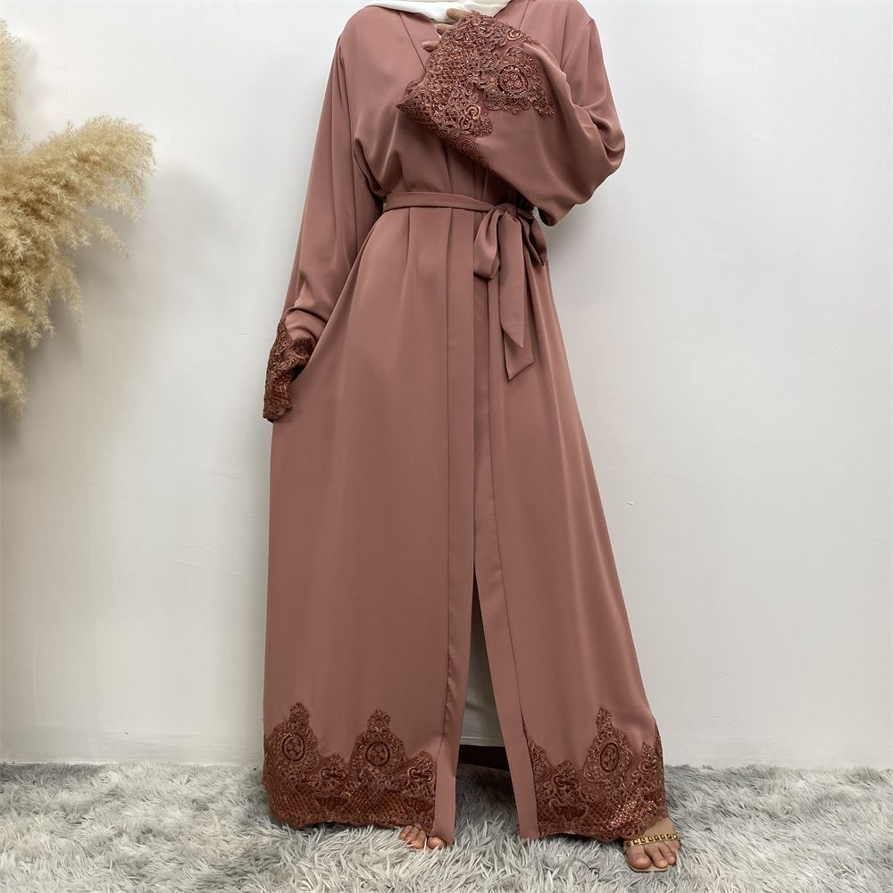 A long Muslim cardigan women's dress with fashionable and casual lace embroidery from Dubai, Turkey, in the Middle East