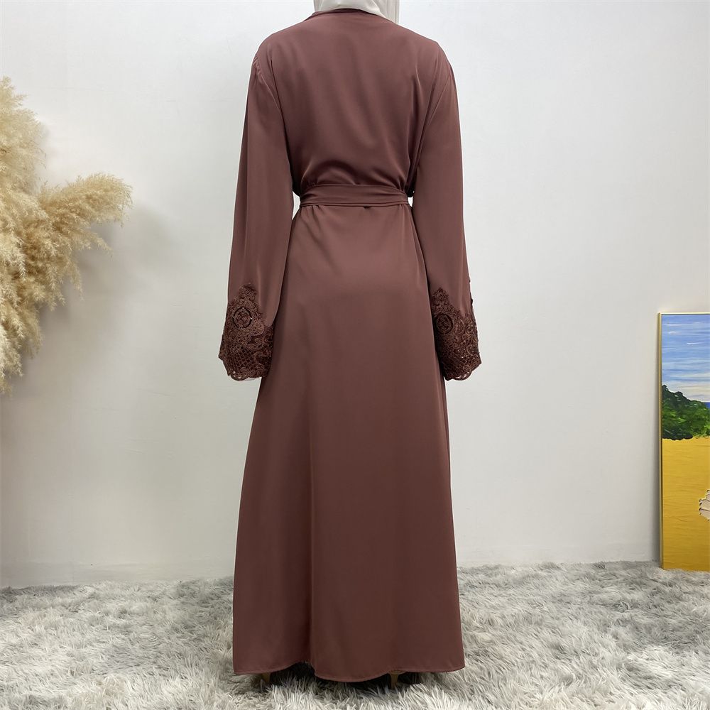 A long Muslim cardigan women's dress with fashionable and casual lace embroidery from Dubai, Turkey, in the Middle East