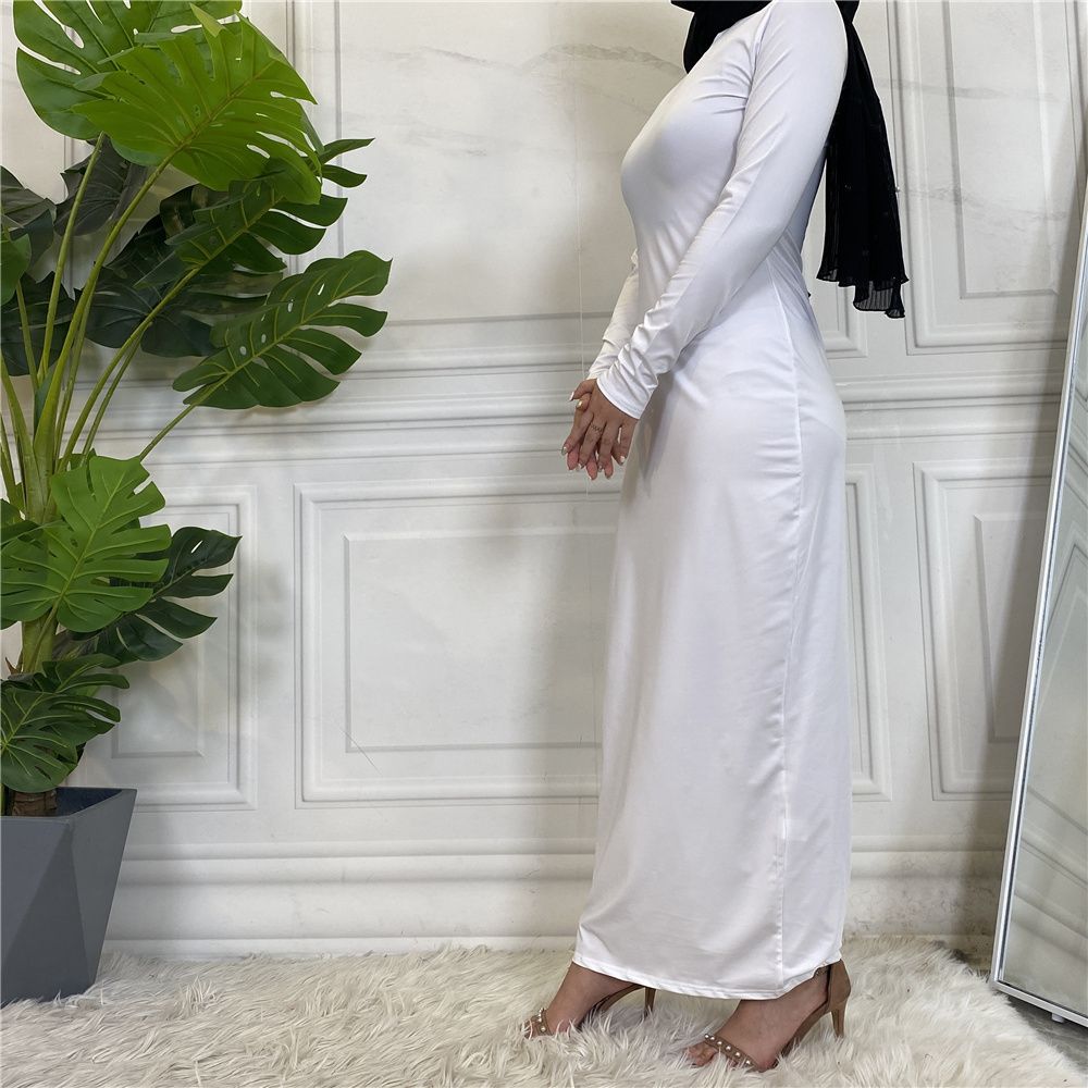 Solid-colored long-sleeved dresses, women's base shirts and long skirts are selling well in the Middle East, Muslim markets, Arab countries and Dubai, Africa