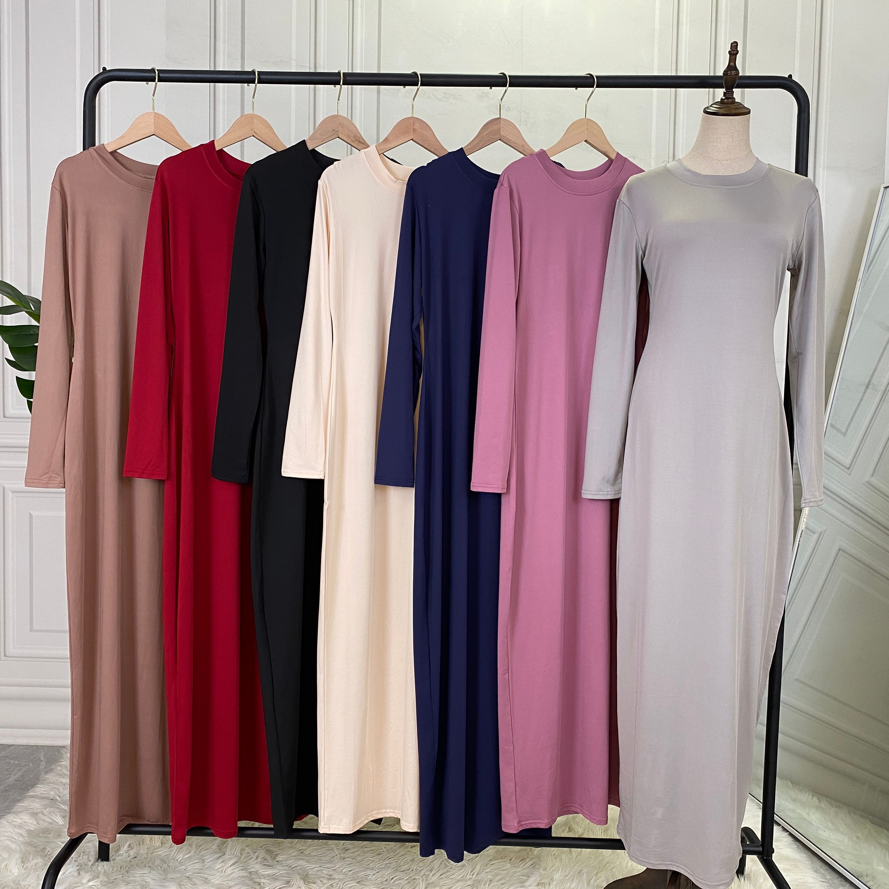 Solid-colored long-sleeved dresses, women's base shirts and long skirts are selling well in the Middle East, Muslim markets, Arab countries and Dubai, Africa