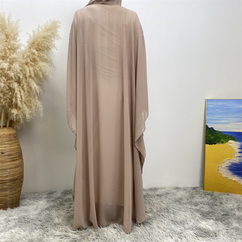The best-selling diamond-encrusted cardigan dress is selling well in the Middle East Muslim, Arab and African Dubai