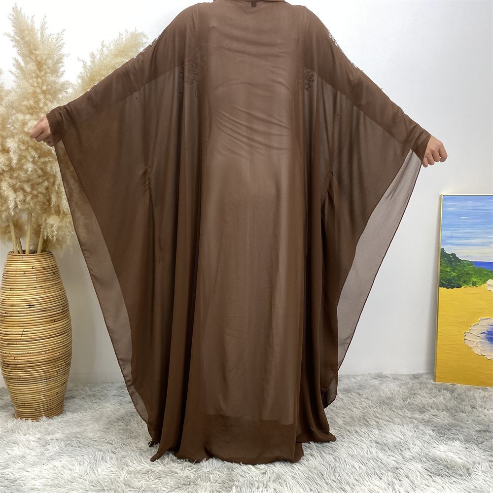 The best-selling diamond-encrusted cardigan dress is selling well in the Middle East Muslim, Arab and African Dubai