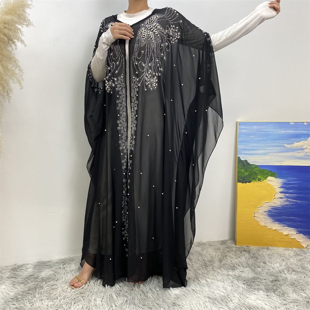 The best-selling diamond-encrusted cardigan dress is selling well in the Middle East Muslim, Arab and African Dubai