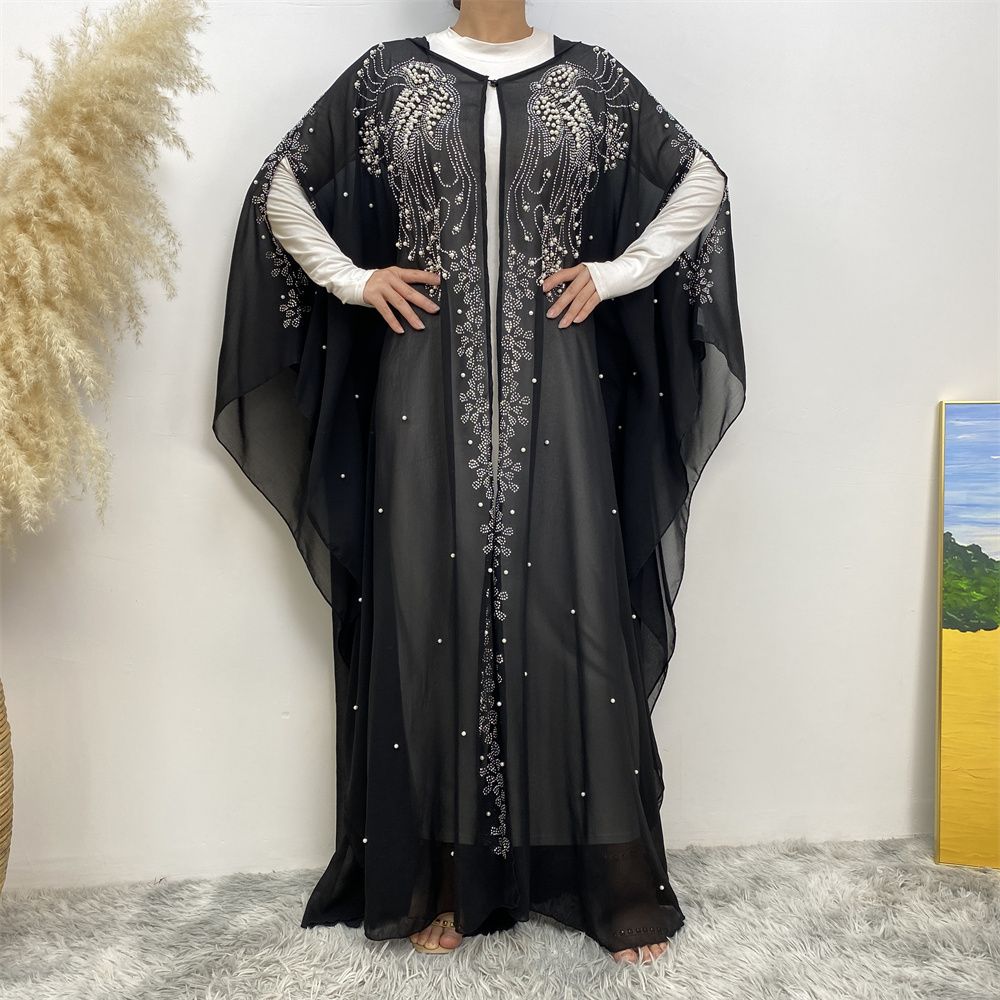 The best-selling diamond-encrusted cardigan dress is selling well in the Middle East Muslim, Arab and African Dubai