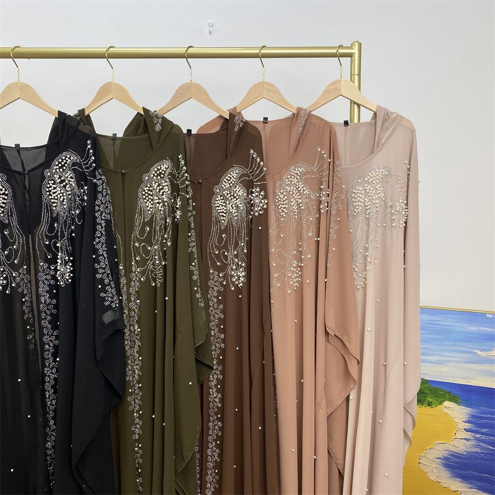 The best-selling diamond-encrusted cardigan dress is selling well in the Middle East Muslim, Arab and African Dubai