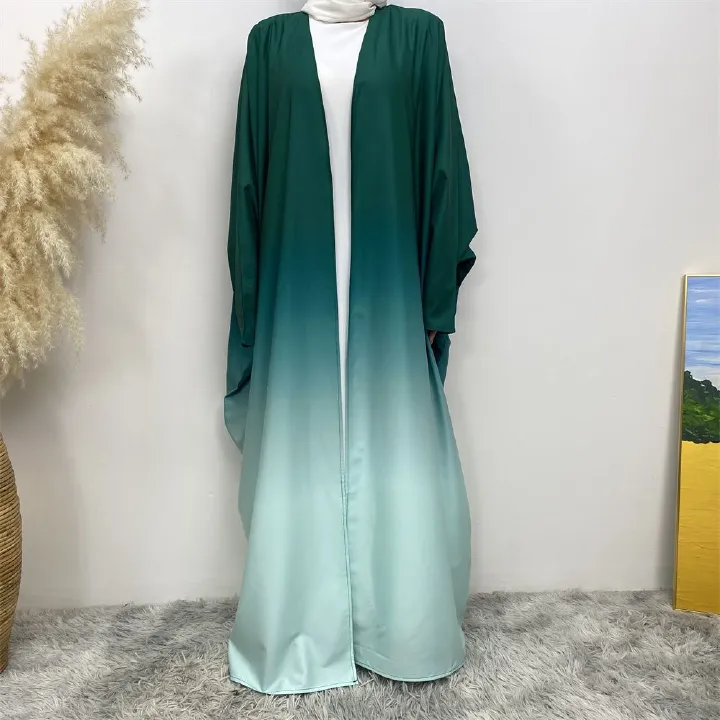 Middle East Dubai fashion Muslim batsleeved cardigan, Islamic Turkish elegant women's wear, loose gradient color robe