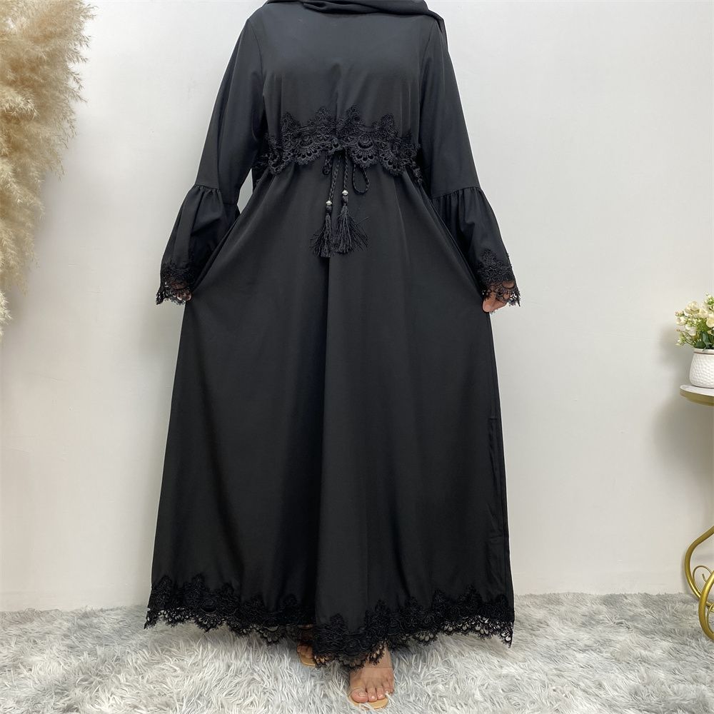 A new style of women's fashion for Muslims in the Middle East, a lace patchwork lace-up dress, and a popular long dress for Islamic women