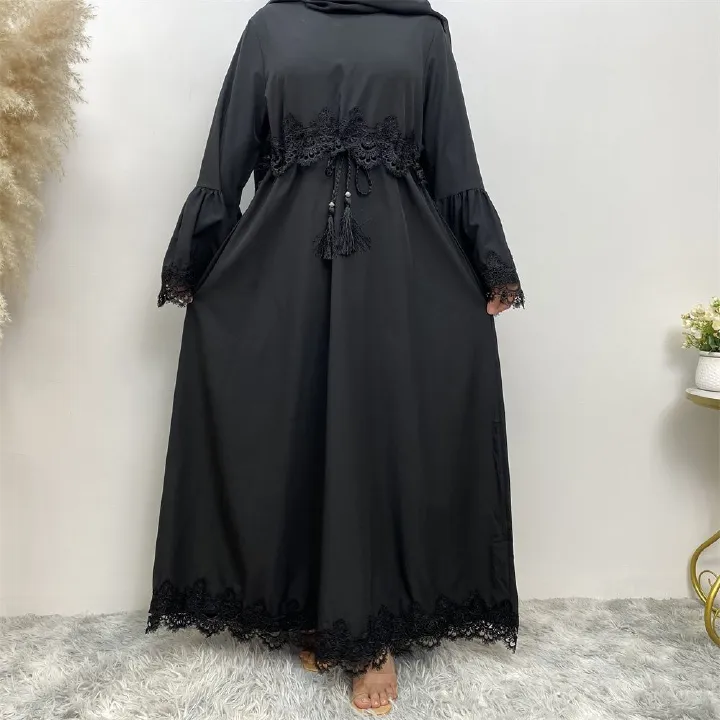 A new style of women's fashion for Muslims in the Middle East, a lace patchwork lace-up dress, and a popular long dress for Islamic women