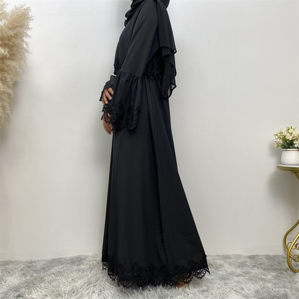 A new style of women's fashion for Muslims in the Middle East, a lace patchwork lace-up dress, and a popular long dress for Islamic women
