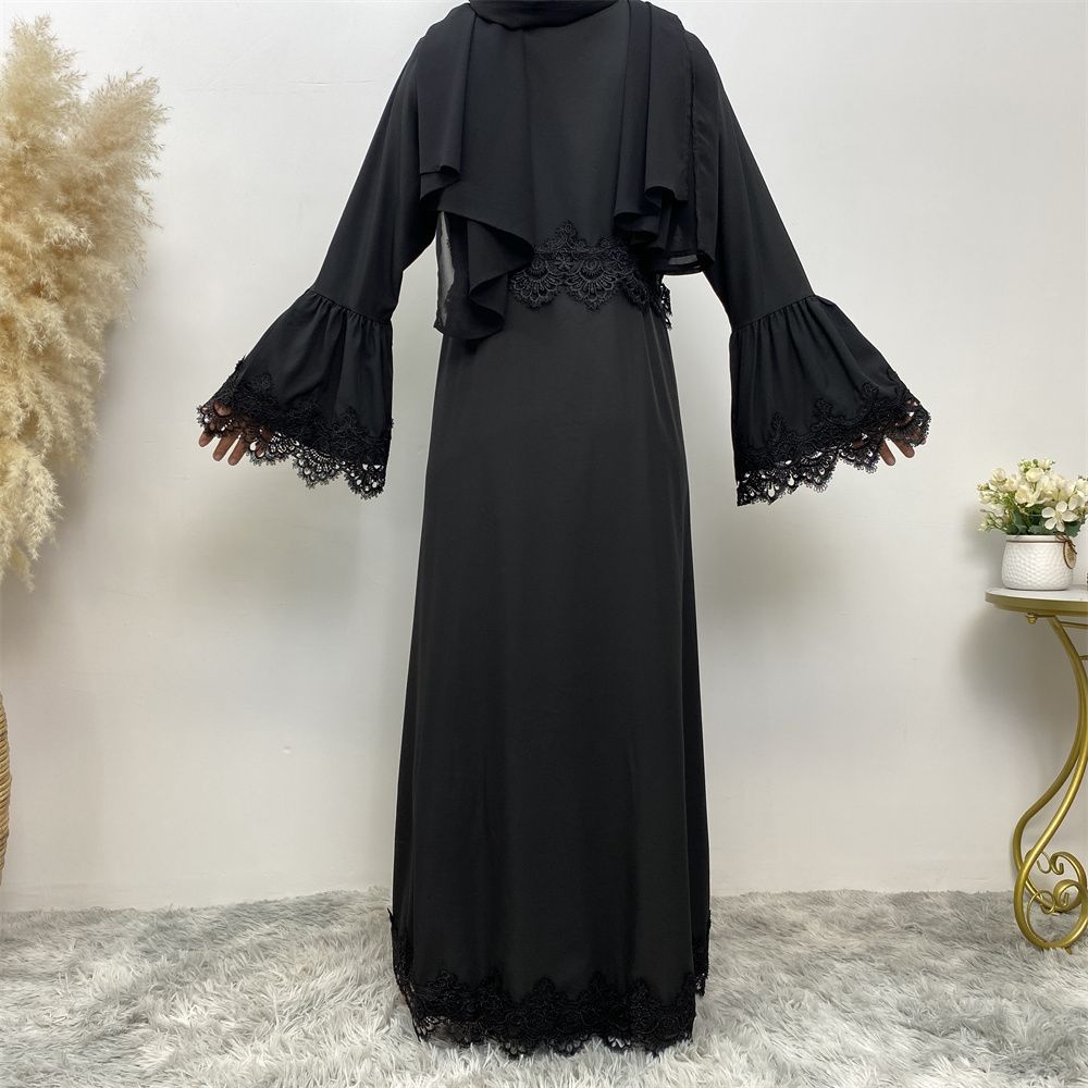 A new style of women's fashion for Muslims in the Middle East, a lace patchwork lace-up dress, and a popular long dress for Islamic women