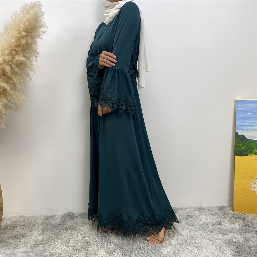 A new style of women's fashion for Muslims in the Middle East, a lace patchwork lace-up dress, and a popular long dress for Islamic women
