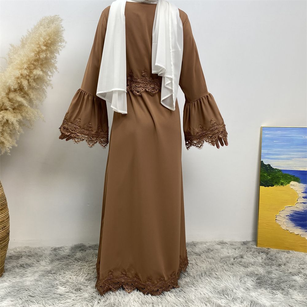 A new style of women's fashion for Muslims in the Middle East, a lace patchwork lace-up dress, and a popular long dress for Islamic women