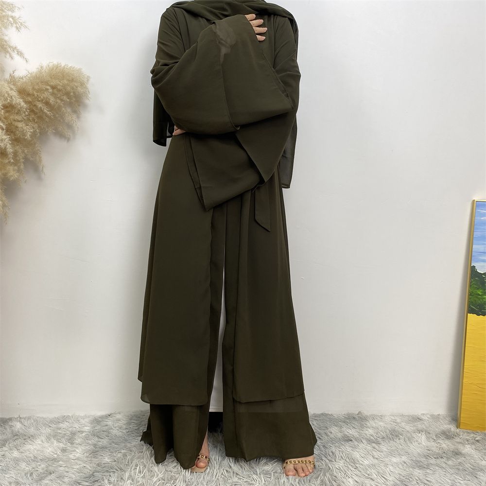 A new solid-color Arab robe from the Middle East for Muslims, a fashionable Muslim cardigan chiffon robe dress from Dubai