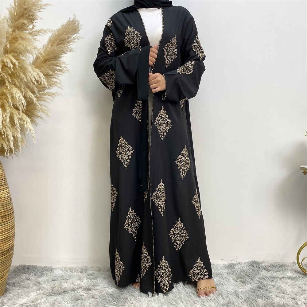 Muslim fashion, the best-selling women's wear in Dubai, Middle East, is positioned as a heavy-duty embroidered cardigan and a Dubai robe