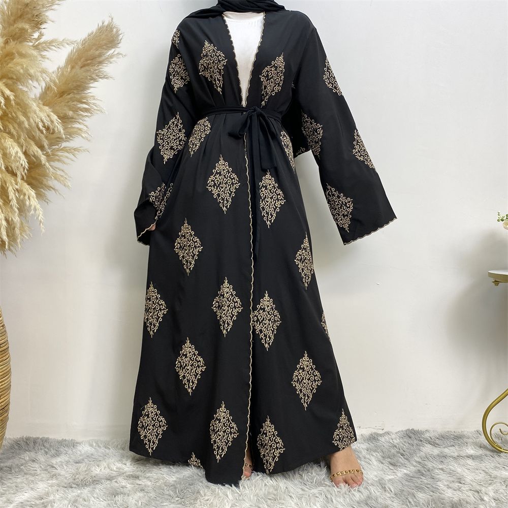 Muslim fashion, the best-selling women's wear in Dubai, Middle East, is positioned as a heavy-duty embroidered cardigan and a Dubai robe