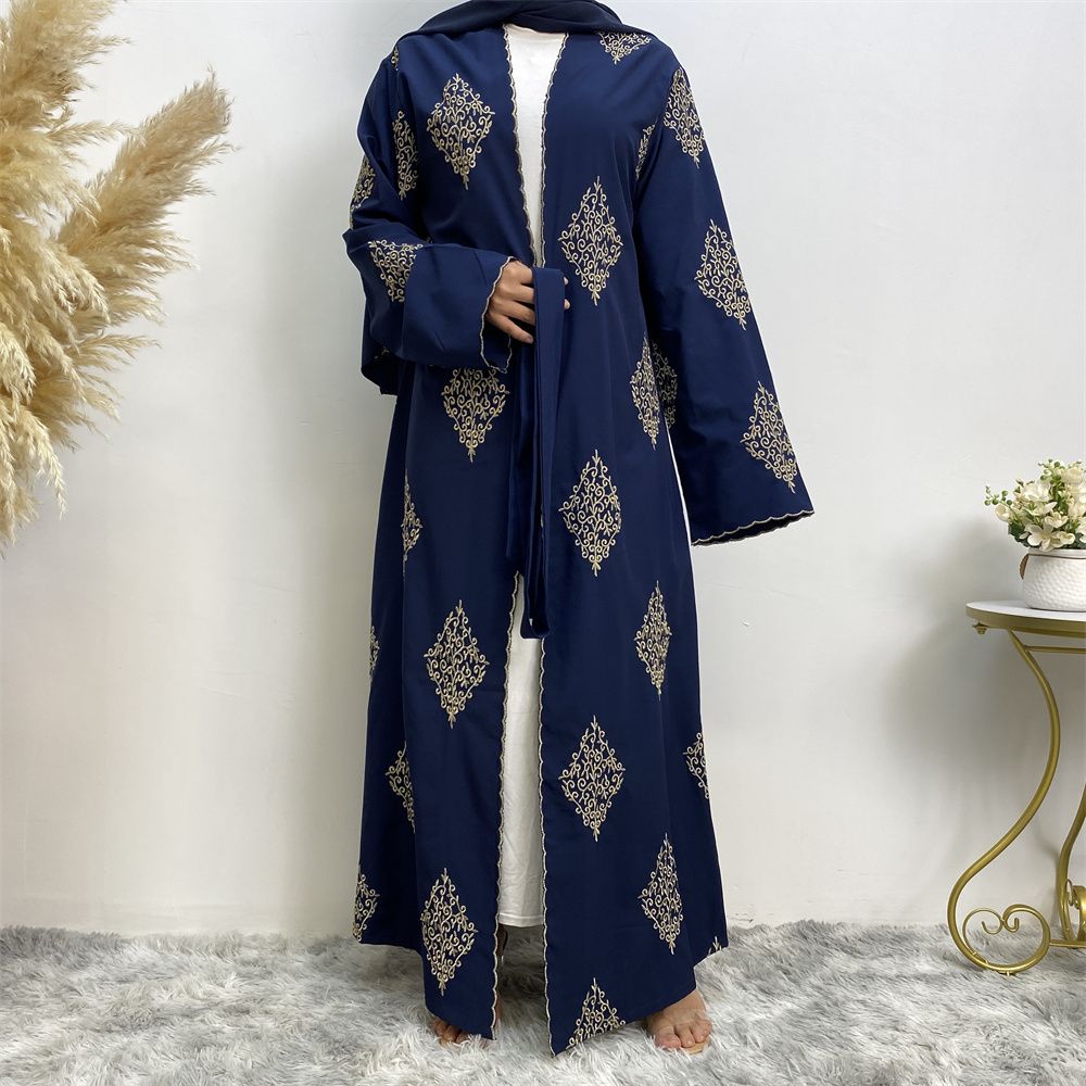 Muslim fashion, the best-selling women's wear in Dubai, Middle East, is positioned as a heavy-duty embroidered cardigan and a Dubai robe