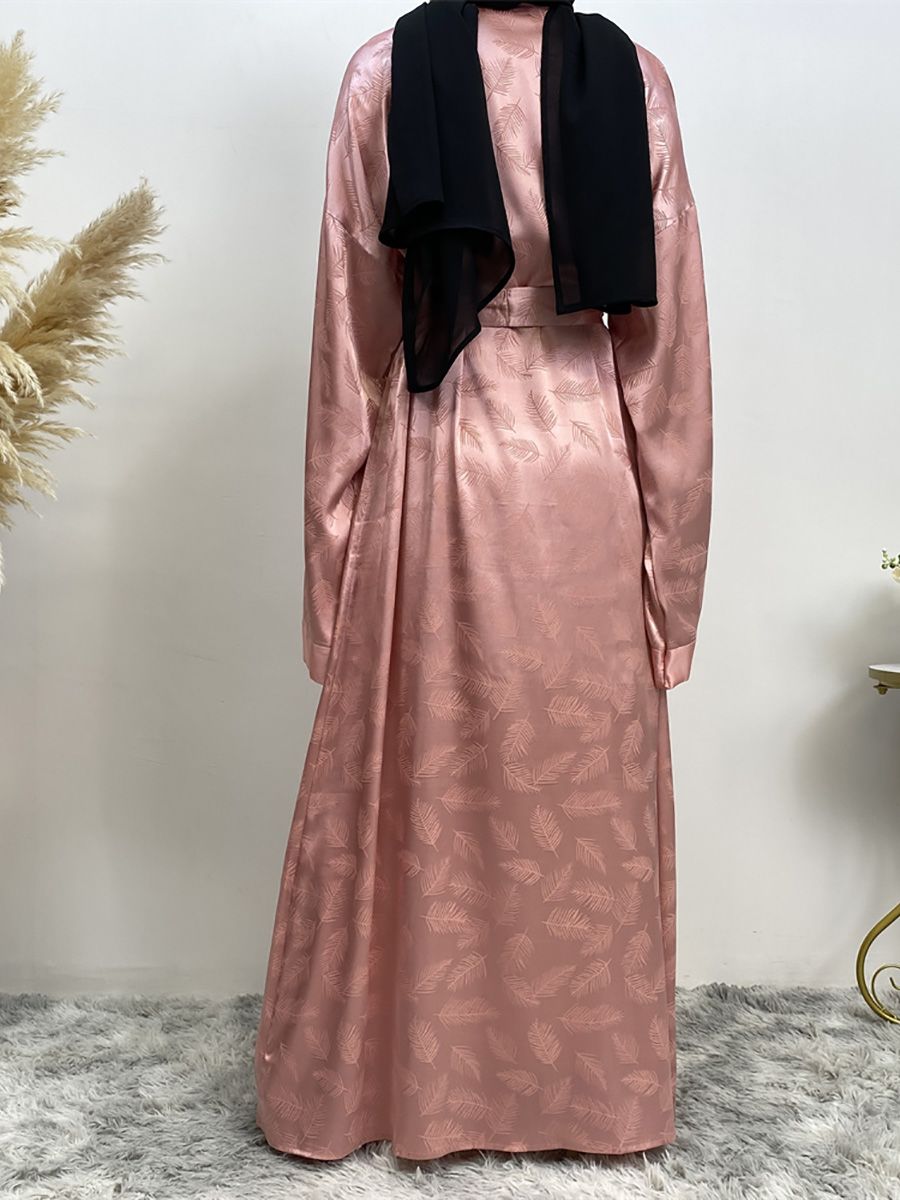 In the Middle East, Dubai, Turkey and Arab countries are selling fashionable printed satin cardigans, long gowns and loose-sleeved Muslim dresses