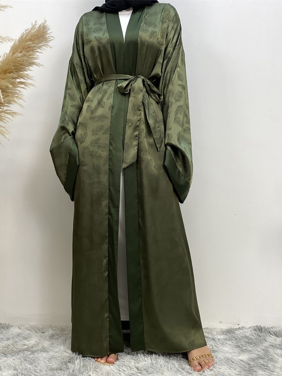 In the Middle East, Dubai, Turkey and Arab countries are selling fashionable printed satin cardigans, long gowns and loose-sleeved Muslim dresses