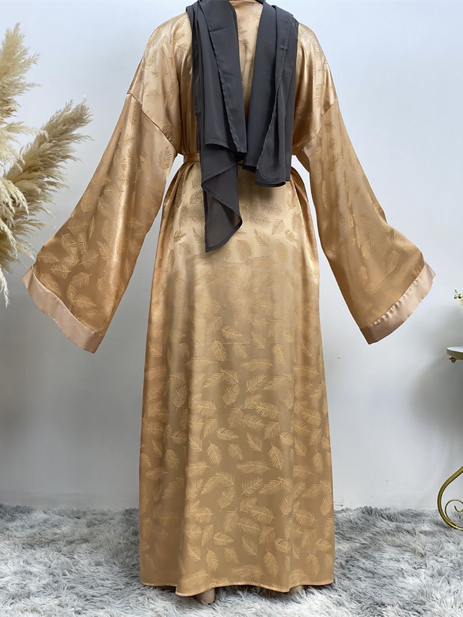 In the Middle East, Dubai, Turkey and Arab countries are selling fashionable printed satin cardigans, long gowns and loose-sleeved Muslim dresses