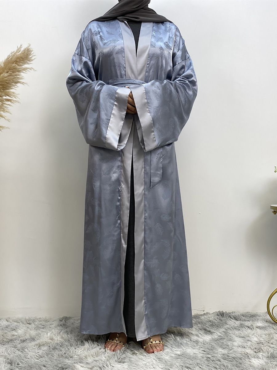 In the Middle East, Dubai, Turkey and Arab countries are selling fashionable printed satin cardigans, long gowns and loose-sleeved Muslim dresses