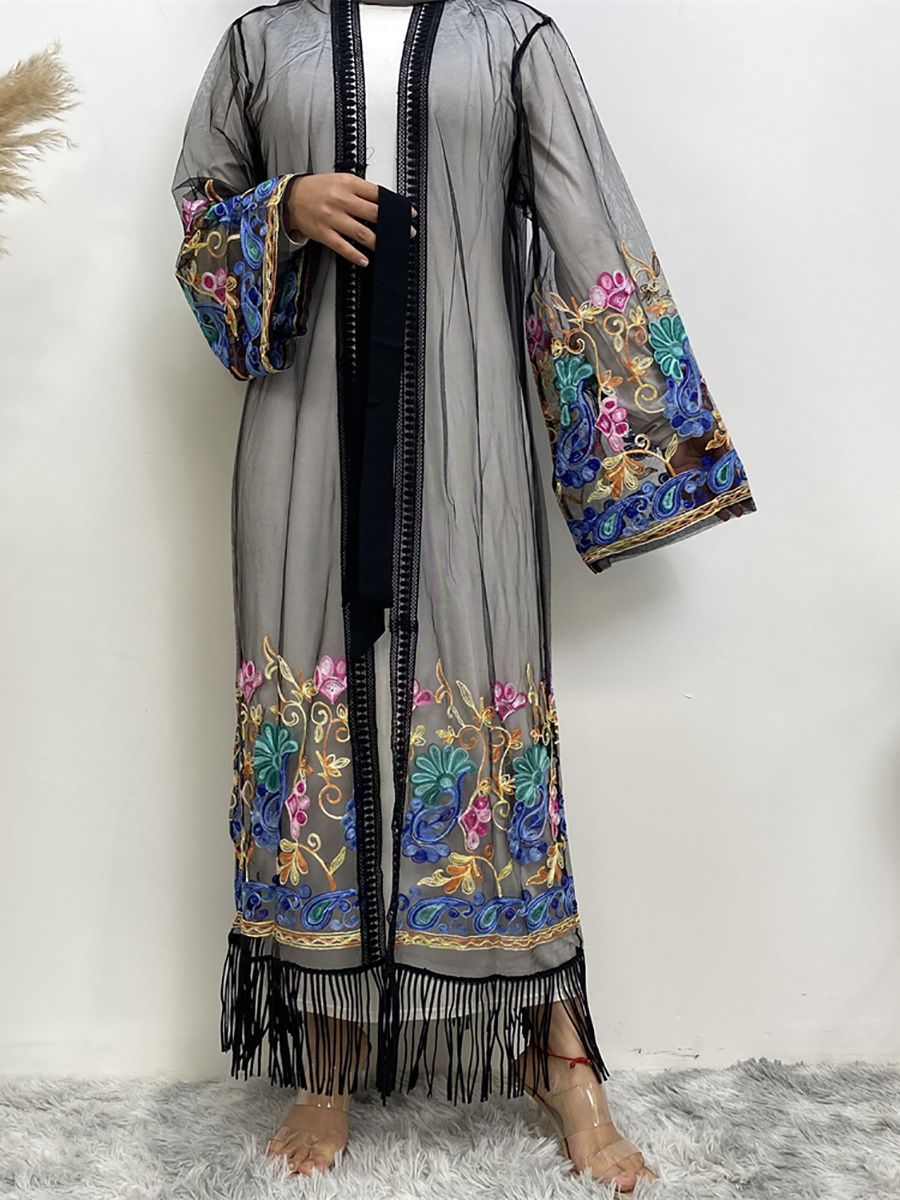 A popular fashion women's dress for Middle Eastern Muslims, Dubai, Africa and Turkey, including a cardigan, embroidered mesh robe and dress
