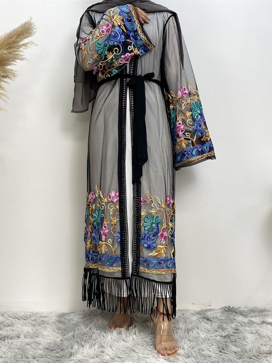 A popular fashion women's dress for Middle Eastern Muslims, Dubai, Africa and Turkey, including a cardigan, embroidered mesh robe and dress