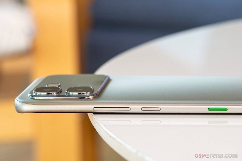 INFINIX NOTE EDGE 256GB ROM+8GB RAM 6.78" 120Hz AMOLED DISPLAY 6500mAh BATTERY 50MP +13MP SELFIE MediaTek Dimensity 7100 Android 16 SMARTPHONES -1 YEAR WARRANTY