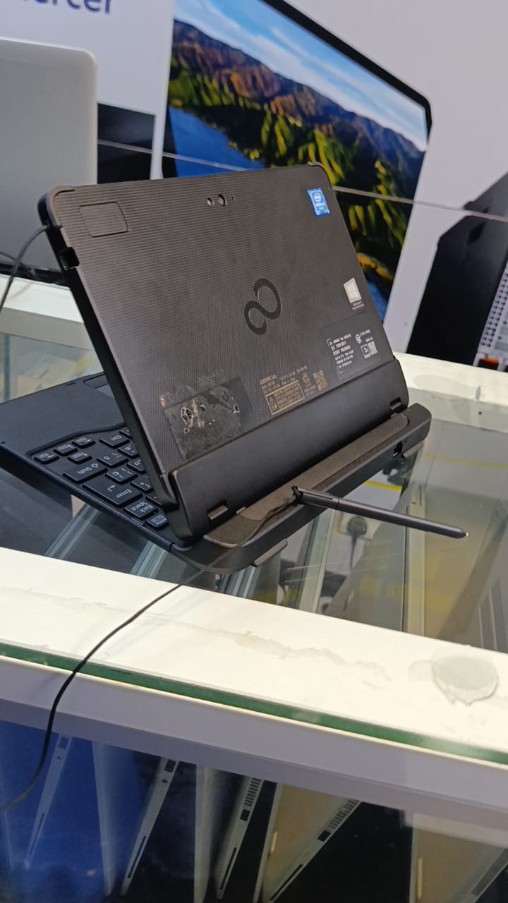 FUJITSU Q508 WINDOWS TABLET HAND TOUCH AND PEN TOUCH 4GB 128GB DETACHABLE 3MONTHS WARANT SPEED OF 1.6GHz WITH STYLUS PEN