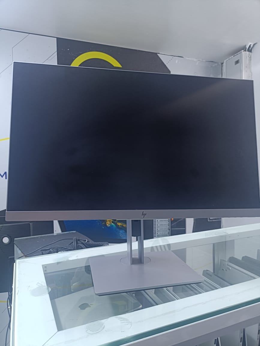 GRADE A EX UK HP MONITOR LCD E243 EDGE TO EDGE 24 INCH SCREEN WITH HDMI PORT,USB PORT SILVER BLACK FULL HD 1920 BY 1080