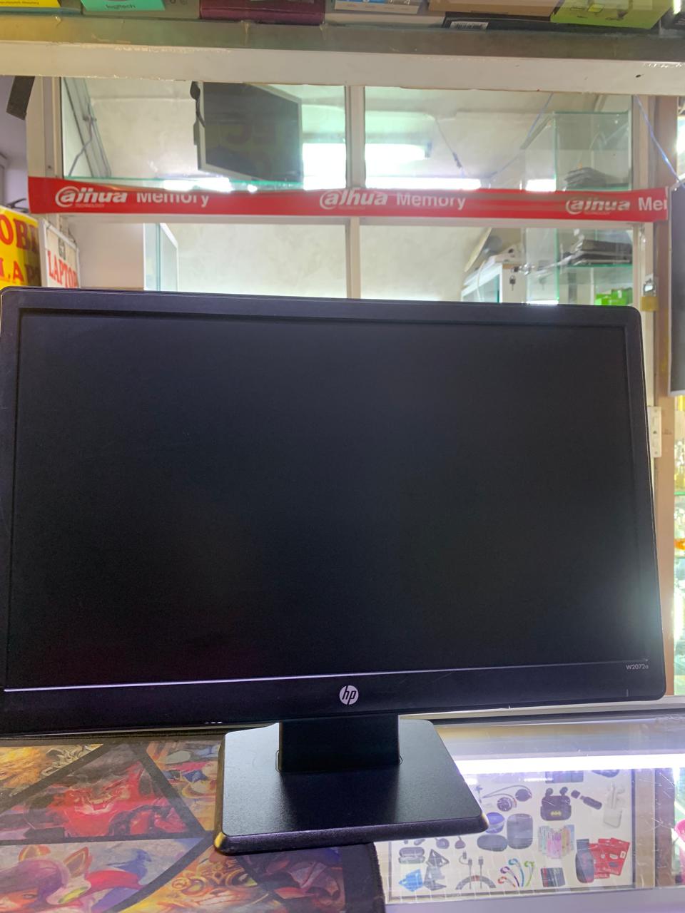 EX UK HP-20 INCH WIDESCREEN LCD-LED TFT MONITOR CRISP& CLEAR DISPLAY FOR WORK AND ENTERTAINMENT ALL BLACK