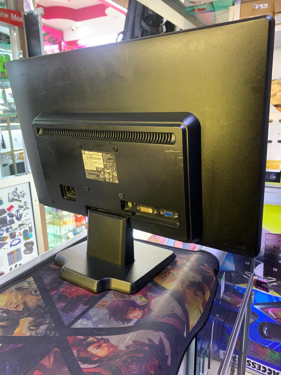 EX UK HP-20 INCH WIDESCREEN LCD-LED TFT MONITOR CRISP& CLEAR DISPLAY FOR WORK AND ENTERTAINMENT ALL BLACK