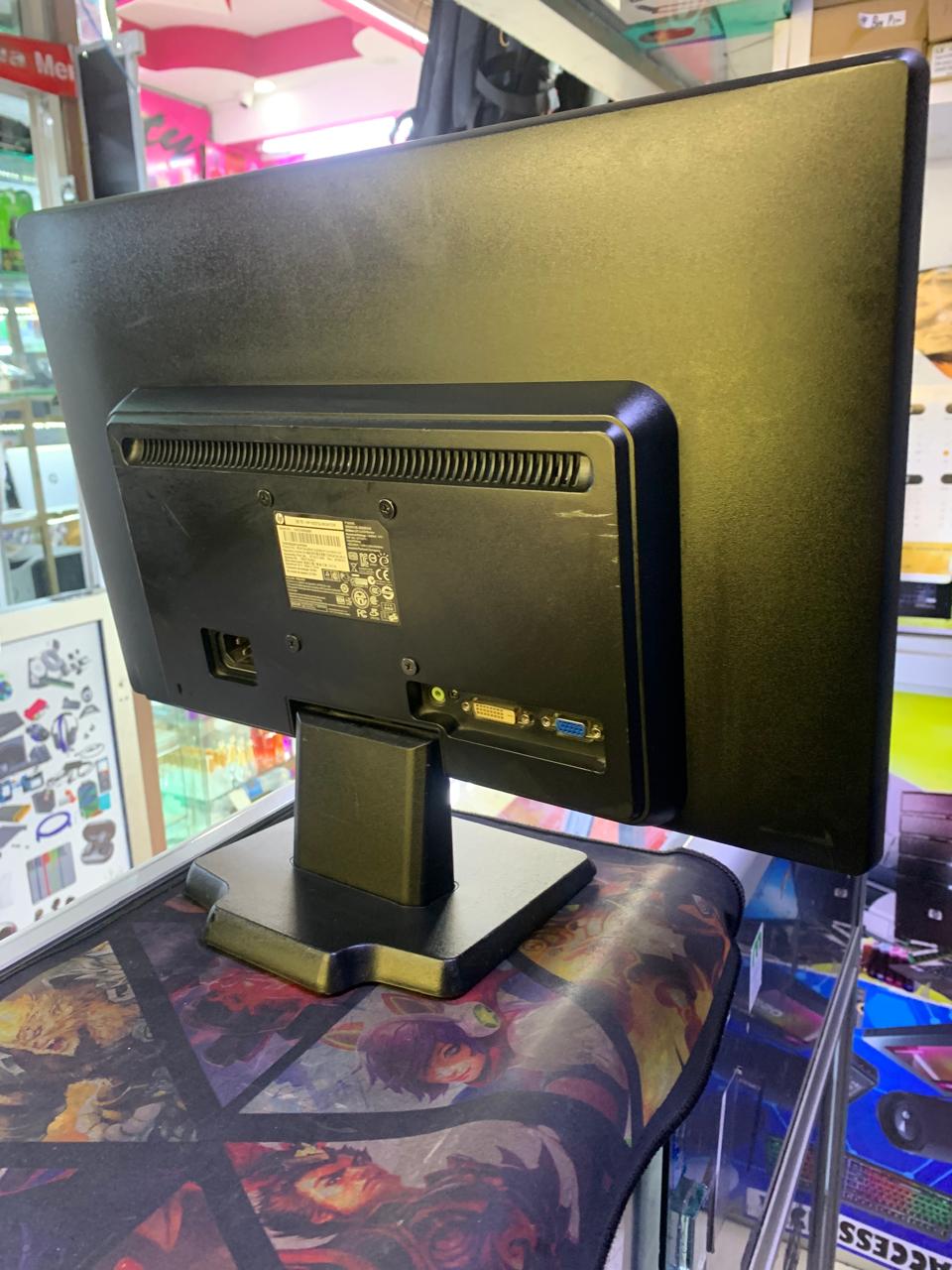 EX UK HP-20 INCH WIDESCREEN LCD-LED TFT MONITOR CRISP& CLEAR DISPLAY FOR WORK AND ENTERTAINMENT ALL BLACK