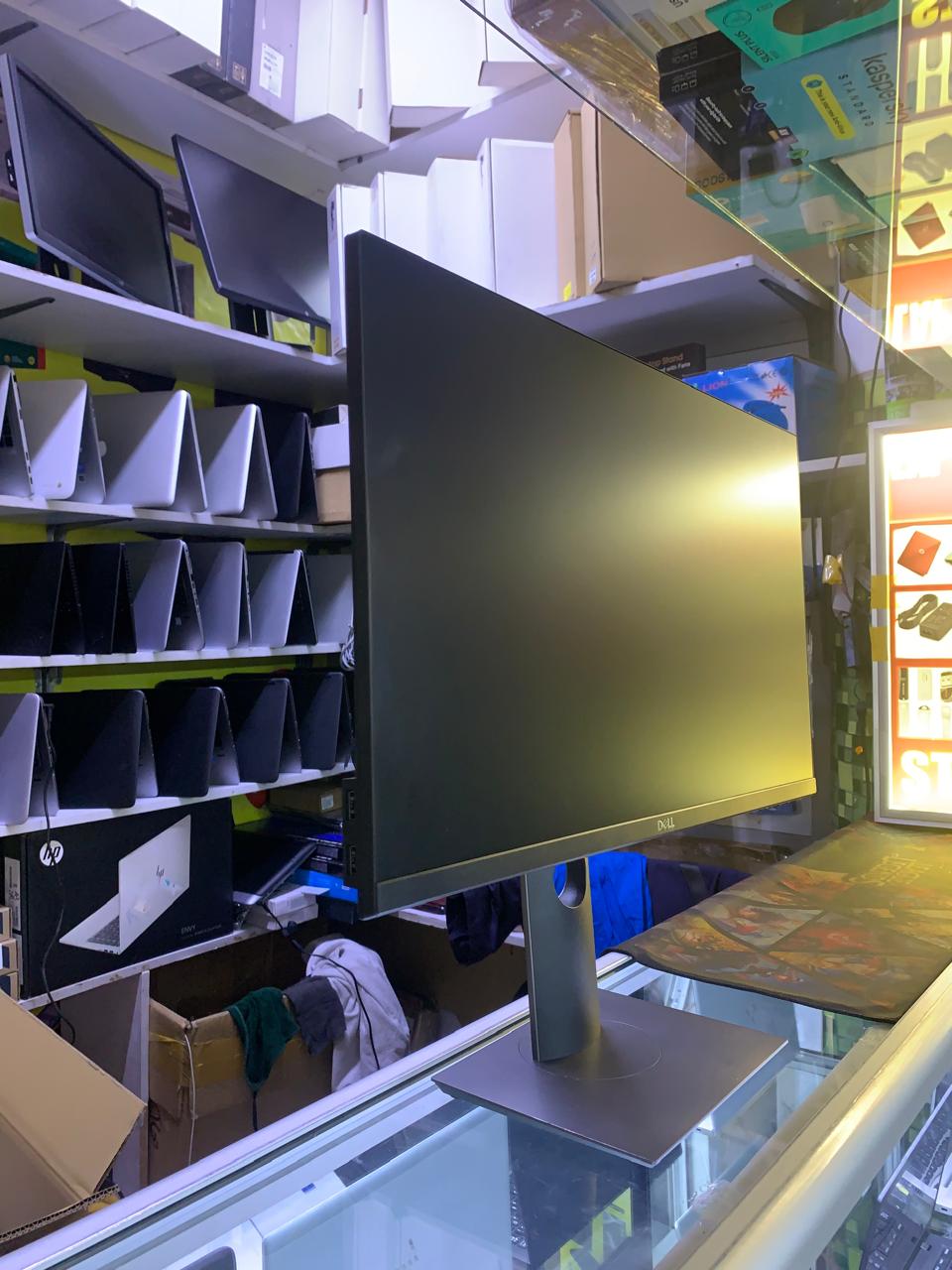 GRADE A EX UK DELL MONITOR P2419H 24 INCH  HDMI,1DISPLAYPORT,1VGA PORT,2 USB 3.0 FULL HD]1920*1080]