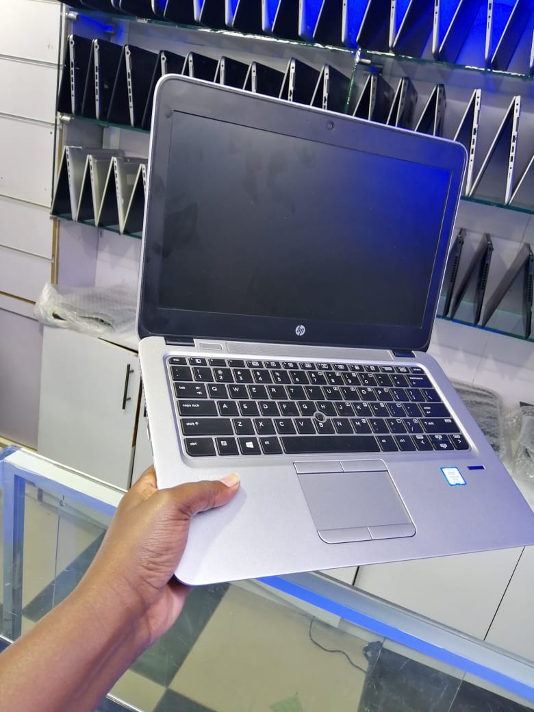 GRADE 1 EX UK HP ELITEBOOK 820 G3 INTEL CORE I5 7TH GEN 8GBRAM 256 SSD 12.5 INCH 2.5 GHz 6 MONTH WARANT