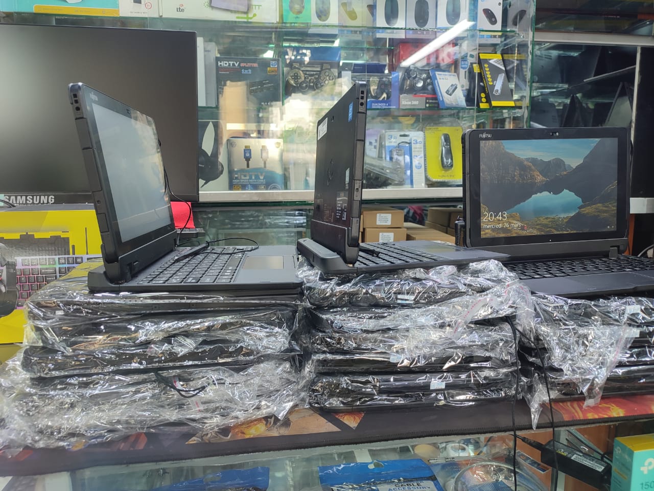 GRADE A EX UK DETACHABLE FUJITSU Q508 INTEL ATOM X7-Z8700 TABLET 4GB RAM 128SSD WITH STYLUS PEN 6 MONTH OF WARANT