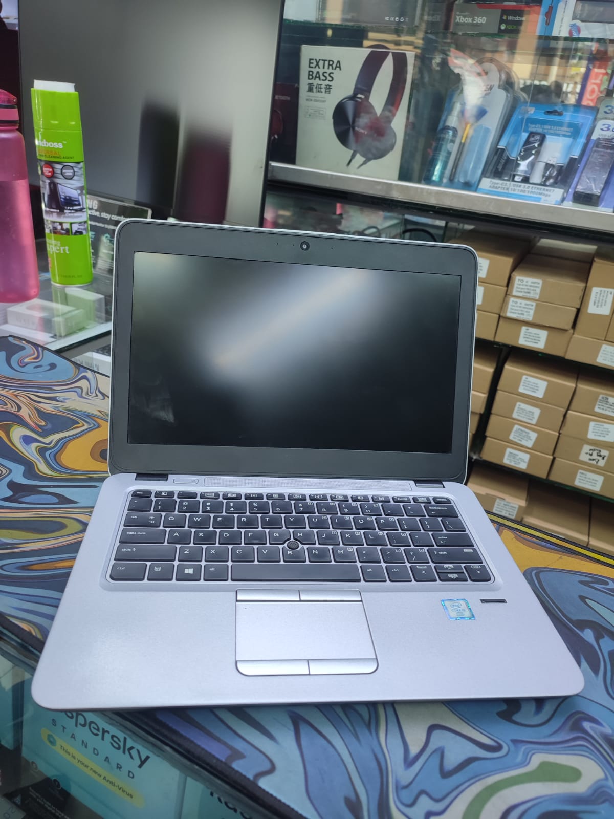 CLEAN HP GRADE A  ELITEBOOK 820 G3 INTEL COI5 6TH GENERATION 8GBRAM 256SSD SPEED OF 2.6GHz WITH 6MONTH WARANT