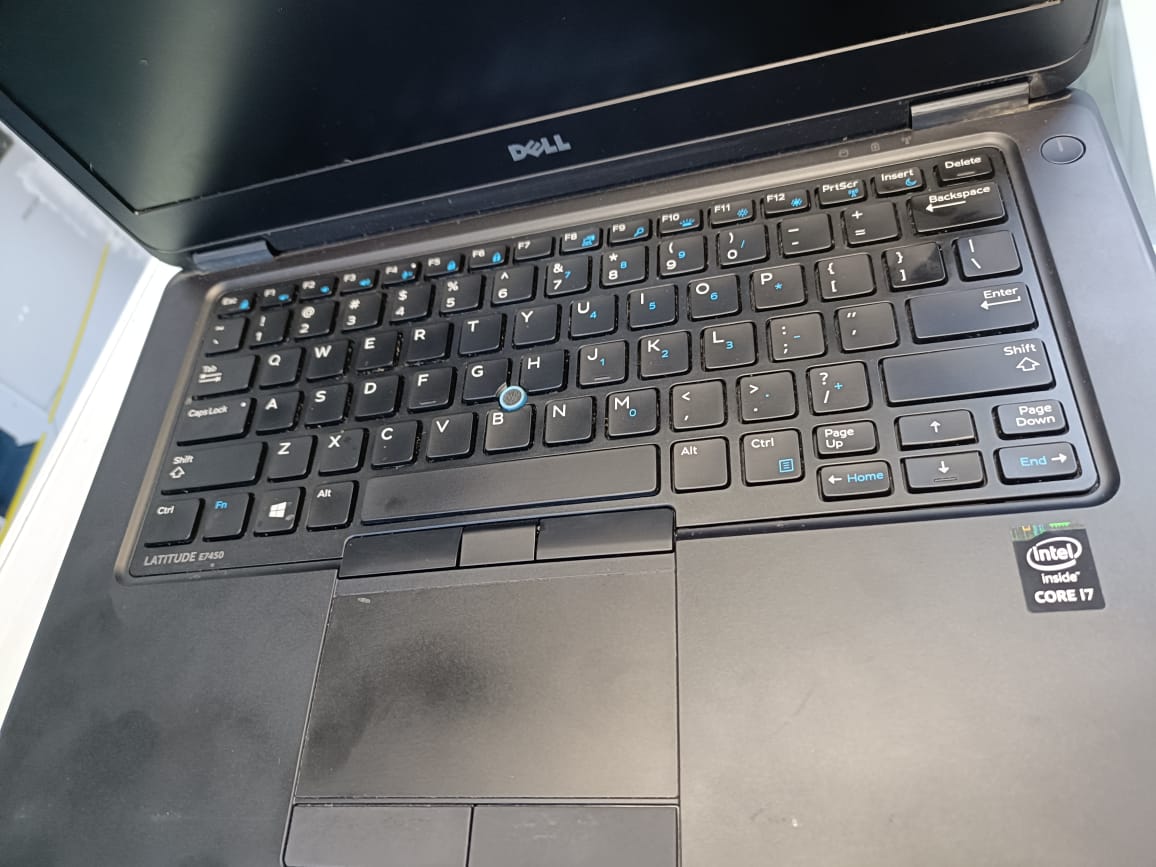 REFUBLISHED DELL LATITUDE 7450  COI7  5TH GENERATION 8GBRAM 256SSD
Powered by an Intel Core i7 5th Generation processor, this laptop is built to handle multitasking, business applications, and daily